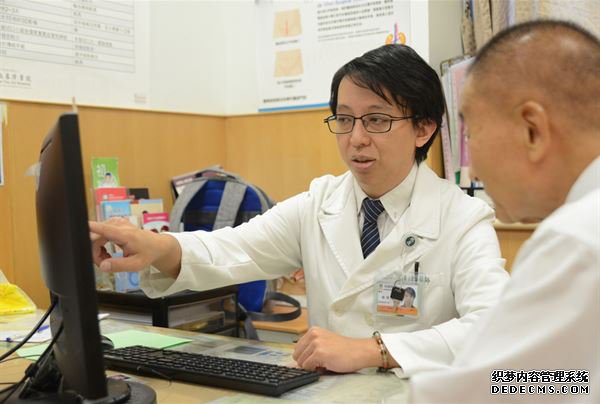 台北慈济医院泌尿科林佳达医师暗示，按照卫生福利部数据表现，台湾均匀每10个成年人中，就有1人是尿路结石患者，好发率为10%，个中又以30到50岁的壮年及中年工钱高风险族群，且在性别比例上以男性居多。（图片／台北慈济医院提供）
